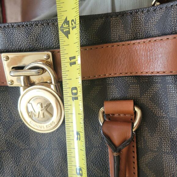 Michael Kors Signature Shoulder Bag Brown with Gold Trim Striking Large - Picture 13 of 13